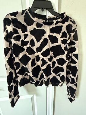 Black and ivory pattern Long-Sleeve Women's Top